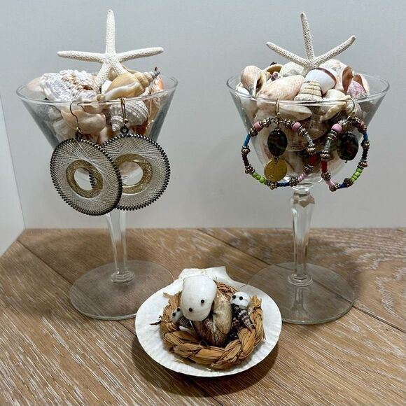 2 Crystal Glasses Siesta Key's Seashells Starfish Pierced Earrings Coastal - Picture 2 of 9